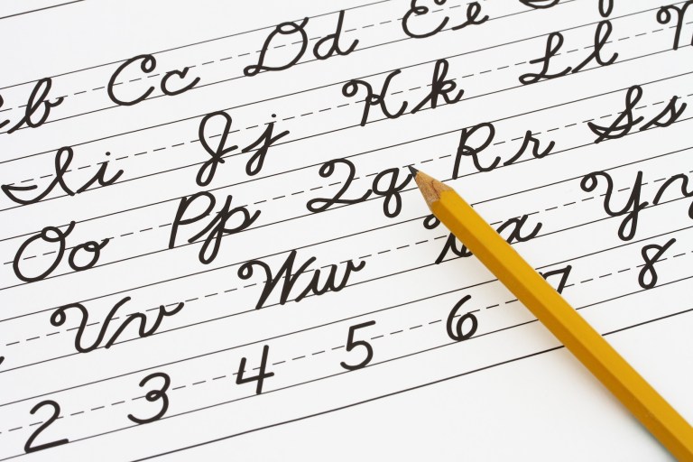 Guide on How to Write in Cursive